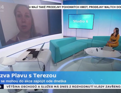 Instruktorka plavání Tereza Chlebusová mluvila v živém vysílání ČT 24 o její online akci.